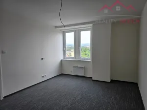 Pronájem bytu 2+kk, Chomutov, Žižkovo náměstí, 50 m2