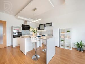 Prodej bytu 2+kk, Praha - Kamýk, Papírníkova, 70 m2