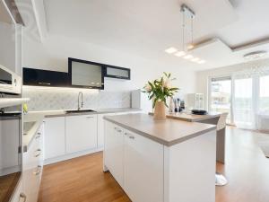 Prodej bytu 2+kk, Praha - Kamýk, Papírníkova, 70 m2