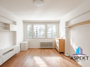 Pronájem bytu 1+kk, Praha - Vokovice, Evropská, 24 m2