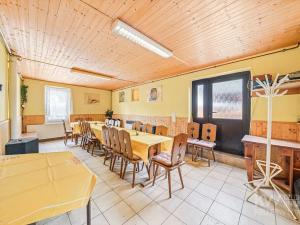 Prodej ubytování, Zálezly, 900 m2