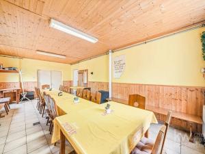 Prodej ubytování, Zálezly, 900 m2