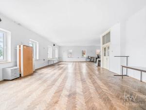 Prodej ubytování, Zálezly, 900 m2