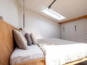 Pronájem bytu 2+kk, Hradec Králové, V Domkách, 102 m2