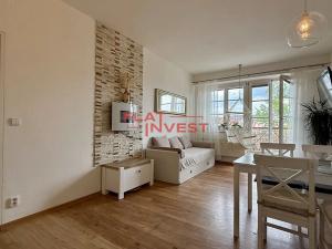 Pronájem bytu 2+kk, Praha - Kyje, Pelušková, 46 m2
