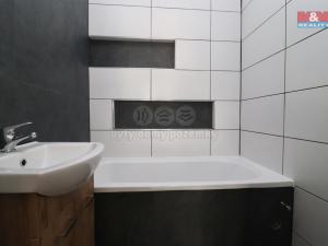 Prodej bytu 2+1, Karlovy Vary, Brigádníků, 55 m2