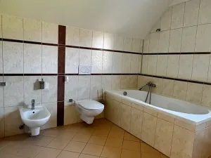 Prodej rodinného domu, Lomnička, 195 m2