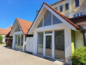 Pronájem obchodního prostoru, Brandýs nad Labem-Stará Boleslav, Masarykovo náměstí, 60 m2
