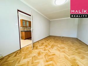 Prodej bytu 2+1, Ostrov, Jungmannova, 63 m2