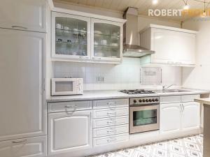 Pronájem bytu 2+kk, Praha - Dejvice, Jaselská, 48 m2