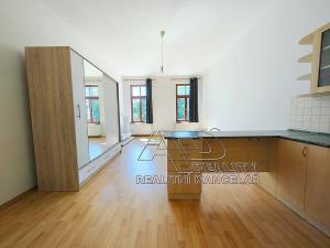 Pronájem bytu 1+kk, České Budějovice, Pražská tř., 41 m2