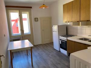 Pronájem bytu 3+1, Praha - Podolí, Brabcova, 93 m2