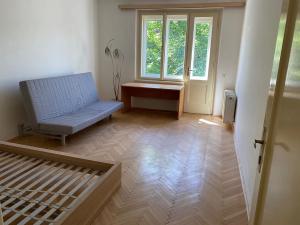 Pronájem bytu 3+1, Praha - Podolí, Brabcova, 93 m2