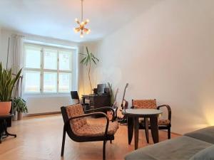 Pronájem bytu 3+1, Praha - Holešovice, Šternberkova, 81 m2