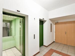 Pronájem kanceláře, Praha - Žižkov, Jeseniova, 79 m2