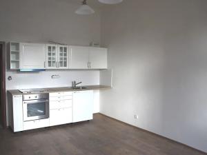 Pronájem bytu 2+kk, Praha - Holešovice, Dělnická, 45 m2