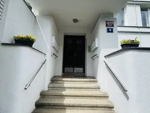 Pronájem bytu 2+1, Praha - Smíchov, U Malvazinky, 69 m2