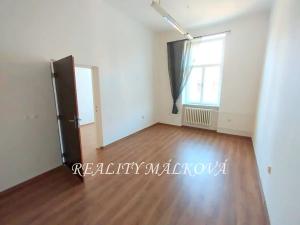 Pronájem kanceláře, Pardubice, náměstí Čs. legií, 31 m2
