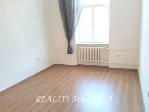Pronájem kanceláře, Pardubice, náměstí Čs. legií, 31 m2