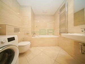 Pronájem bytu 2+kk, Praha - Vysočany, Sokolovská, 48 m2