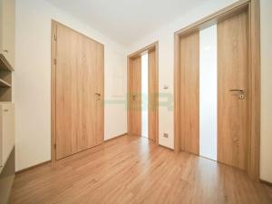 Pronájem bytu 2+kk, Praha - Vysočany, Sokolovská, 48 m2