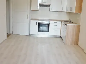 Pronájem bytu 2+kk, Praha, Jaurisova, 50 m2