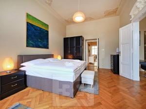 Pronájem bytu 4+1, Praha - Smíchov, 133 m2