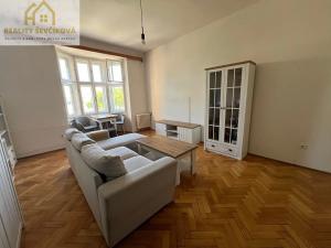 Pronájem bytu 2+kk, Hradec Králové, Smetanovo nábřeží, 60 m2