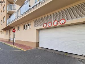 Prodej garážového stání, Praha - Kyje, Lipnická, 12 m2
