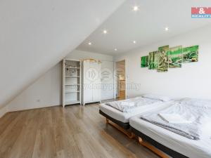 Prodej rodinného domu, Jindřichovice, 280 m2