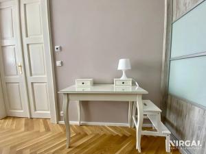 Pronájem bytu 2+kk, Praha, 53 m2