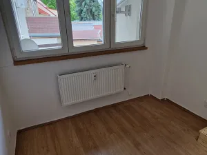 Pronájem bytu 1+1, Krupka, Koněvova, 48 m2