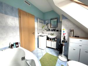 Prodej bytu 2+kk, Jesenice, Lomená, 45 m2