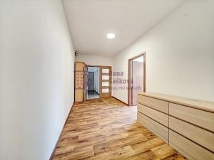 Pronájem bytu 3+1, Jindřichův Hradec, Kosmonautů, 82 m2