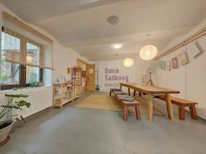 Pronájem obchodního prostoru, Jindřichův Hradec, Masarykovo náměstí, 72 m2