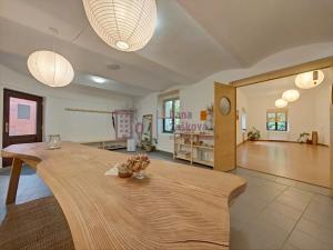 Pronájem obchodního prostoru, Jindřichův Hradec, Masarykovo náměstí, 72 m2