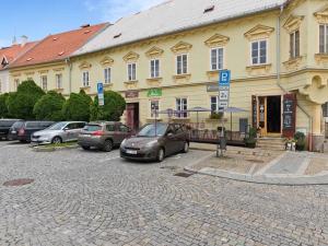 Pronájem obchodního prostoru, Jindřichův Hradec, Masarykovo náměstí, 72 m2