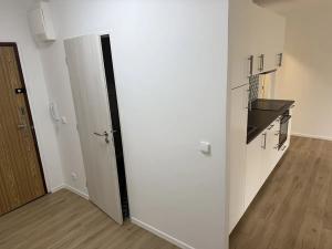 Pronájem bytu 2+kk, Praha - Stodůlky, Trávníčkova, 44 m2