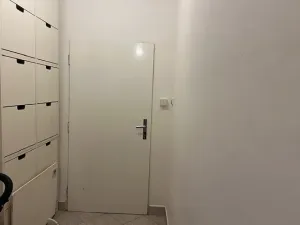 Pronájem bytu 1+kk, Praha - Holešovice, Heřmanova, 17 m2