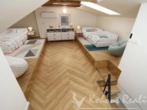 Prodej bytu 3+kk, Praha - Kobylisy, Ořechová, 83 m2