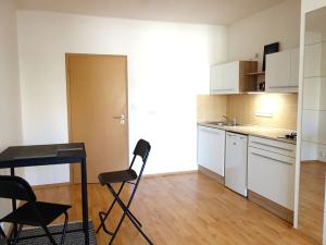 Pronájem bytu 1+kk, Praha - Vršovice, náměstí Svatopluka Čecha, 33 m2