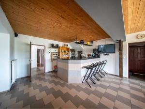 Prodej vícegeneračního domu, Trhové Sviny, 379 m2