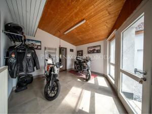 Prodej vícegeneračního domu, Trhové Sviny, 379 m2
