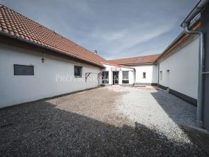 Prodej vícegeneračního domu, Trhové Sviny, 379 m2