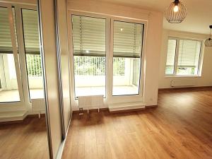 Pronájem bytu 1+kk, Praha - Holešovice, Jankovcova, 44 m2