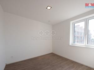 Pronájem bytu 2+kk, Hradec Králové - Kukleny, Pražská třída, 55 m2