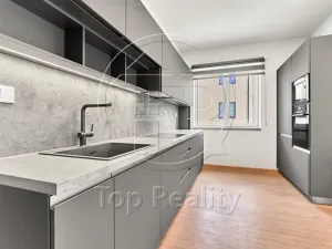 Prodej bytu 3+kk, Karlovy Vary, Svatošská, 91 m2