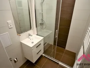 Pronájem bytu 1+kk, Praha - Dejvice, Zelená, 32 m2