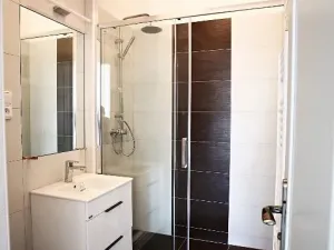 Pronájem bytu 1+kk, Praha - Dejvice, Zelená, 32 m2