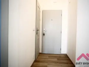 Pronájem bytu 1+kk, Praha - Dejvice, Zelená, 32 m2